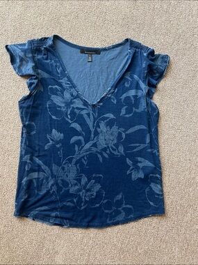 White House Black Market Navy Floral V-Neck Flutter Sleeve Top size large